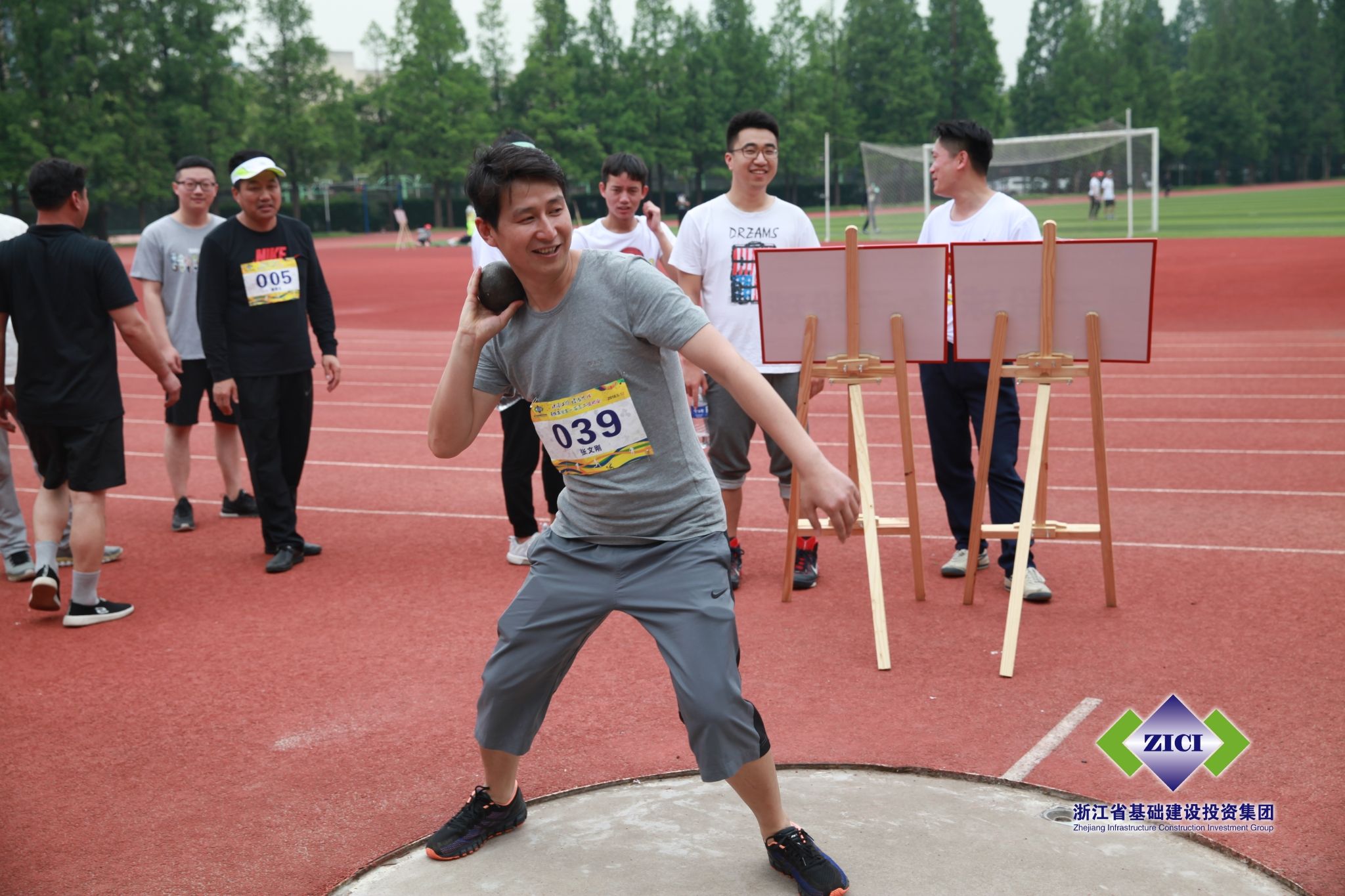 1526280609889910BNr8.jpg 6331103.jpg