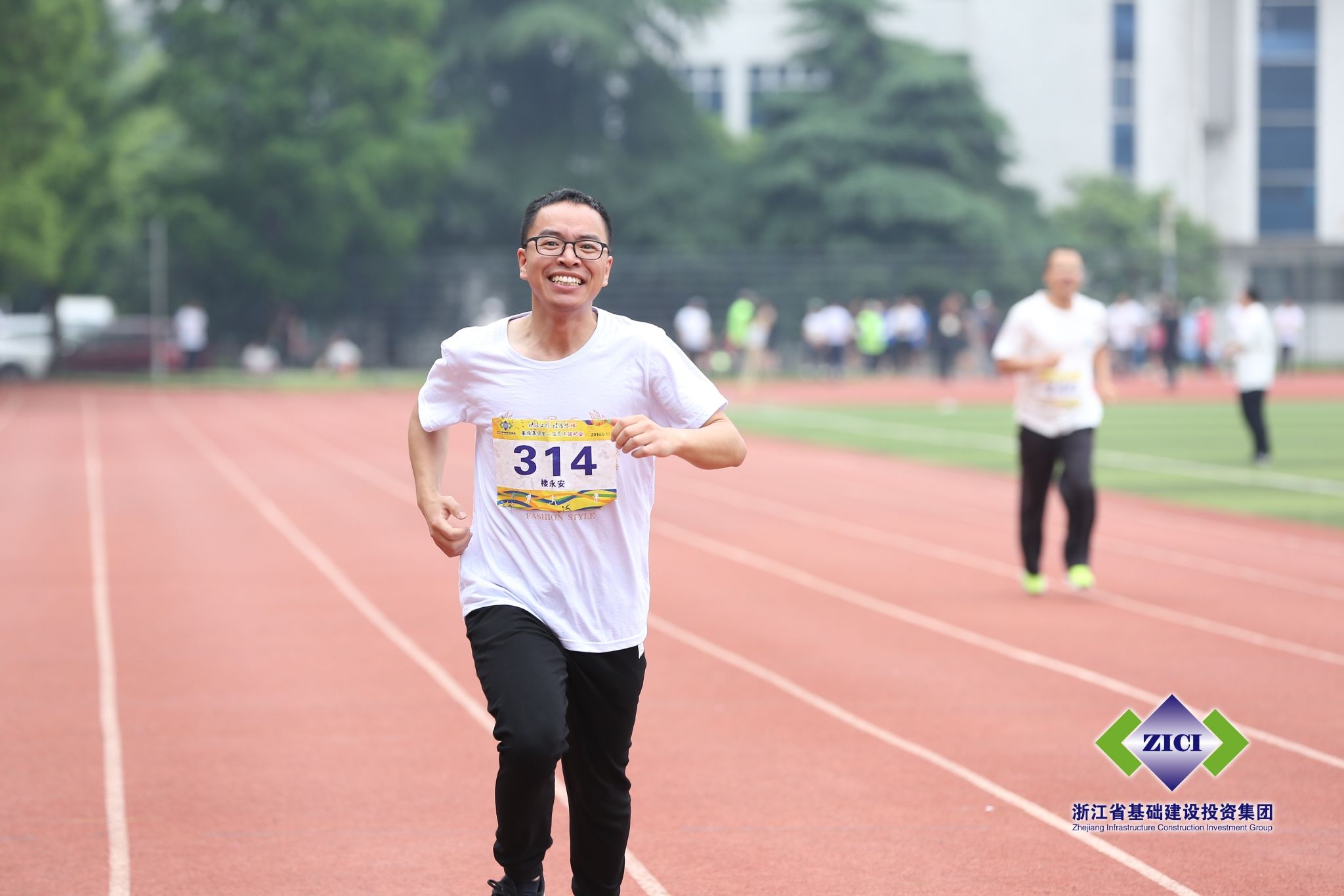 1526280961801737ASgk.jpg 6329148.jpg